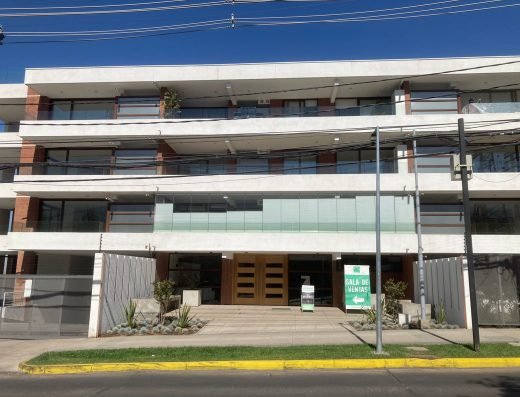 Semi Nuevo, Plaza La Reina, Nicanor Plaza.