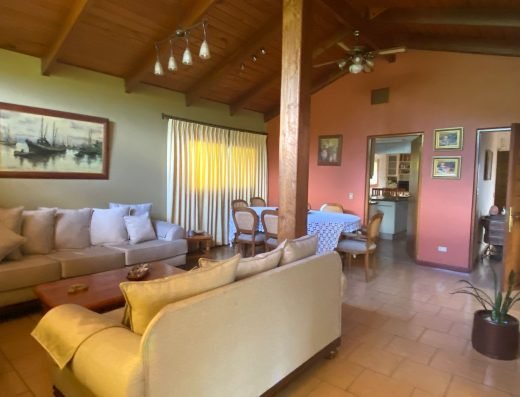 Gran Propiedad En Condominio Cerrado, Julia Bernstein.